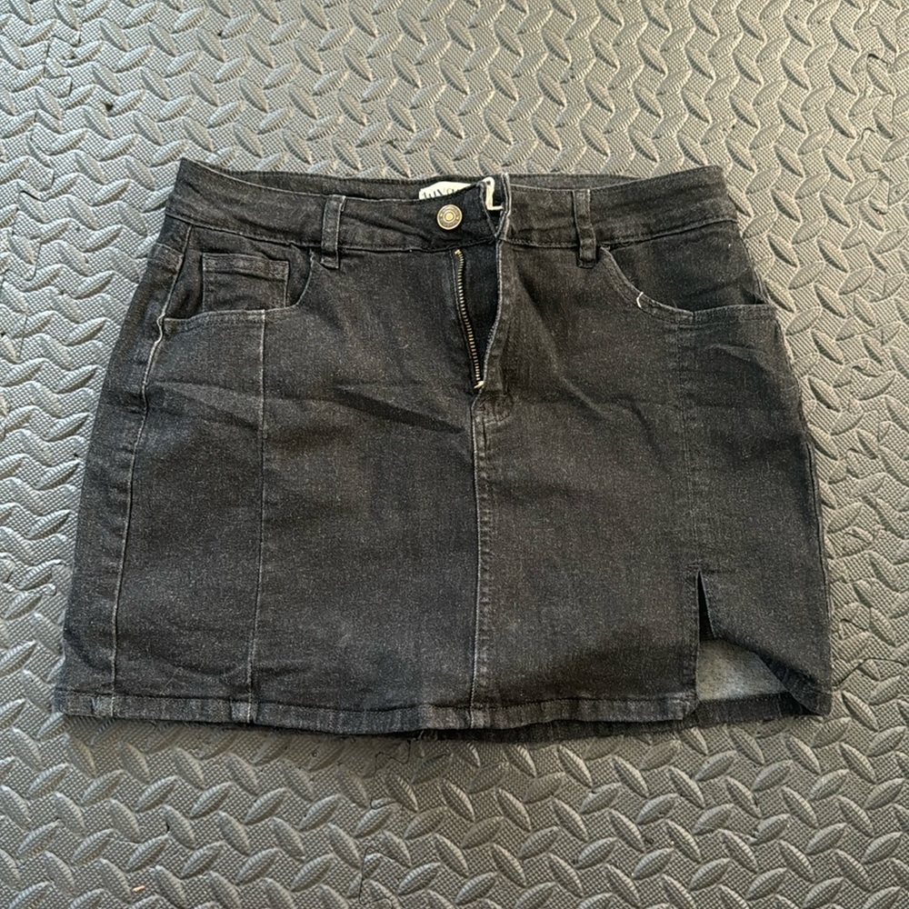 NWT skort